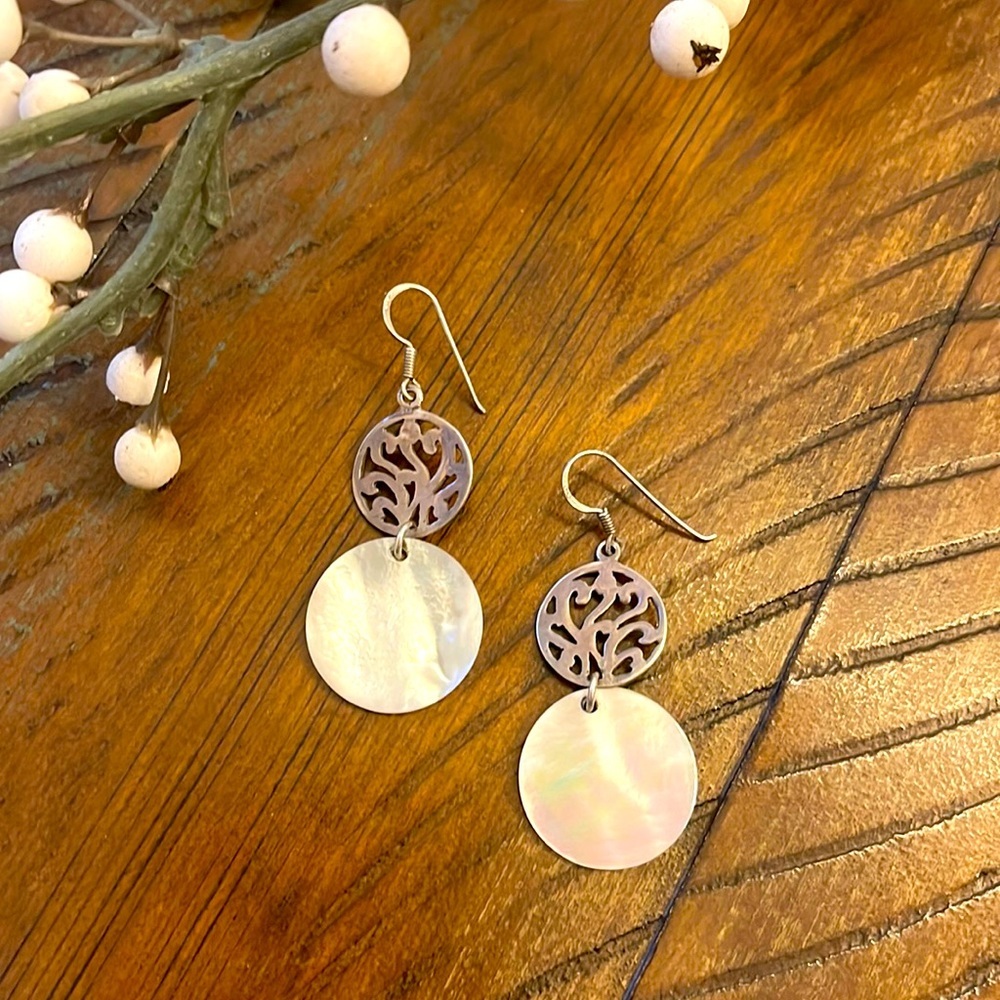 Sterling Silver & Shell 🐚 Earrings